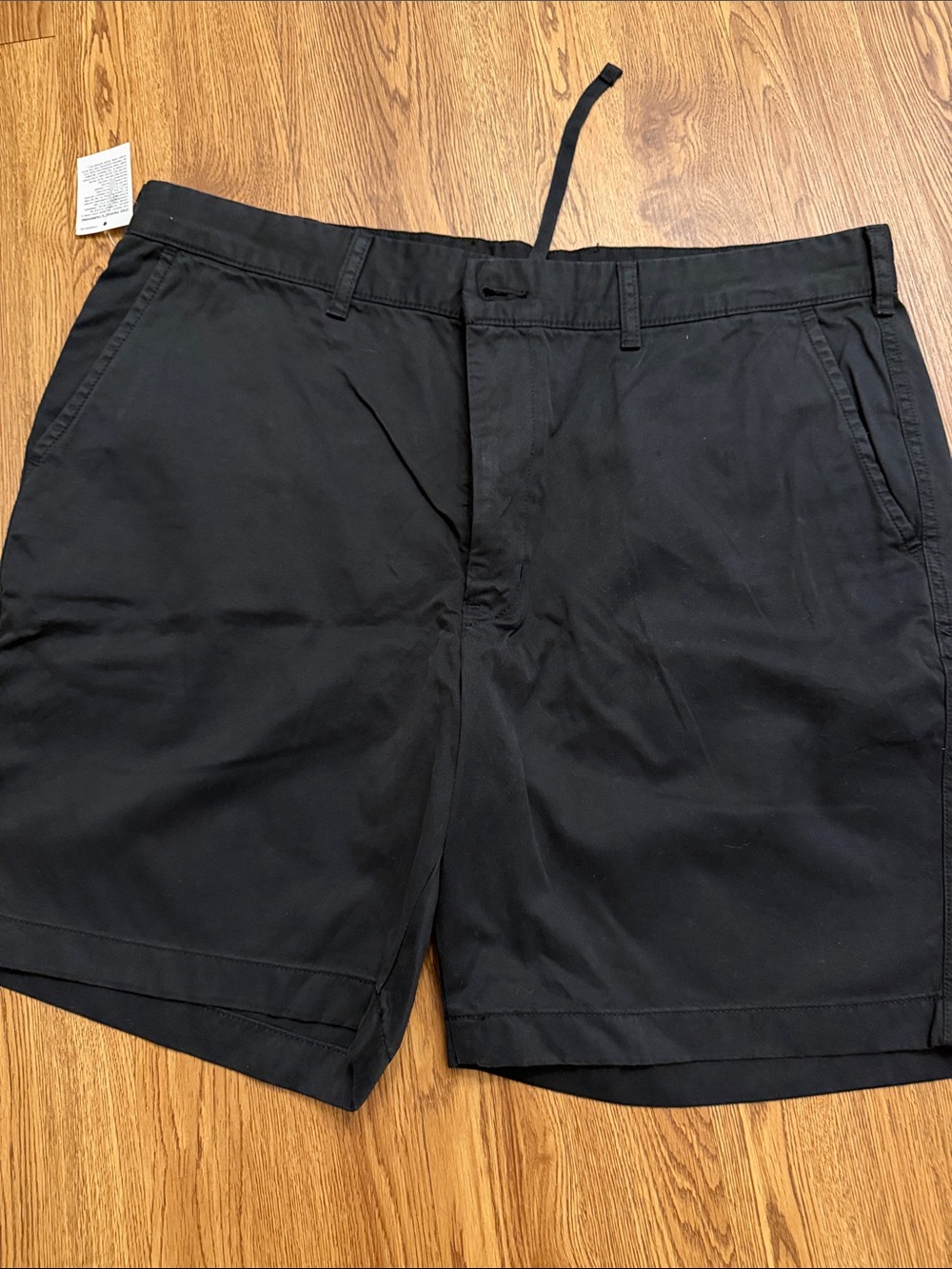 Uniqlo Men's Black Flat-Front Shorts